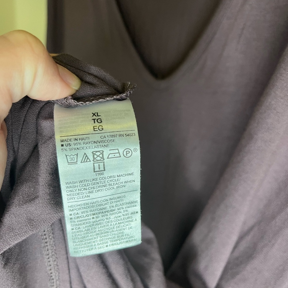 Old Navy Women's Long Sleeve Top in Deep Purple - Picture 3 of 7